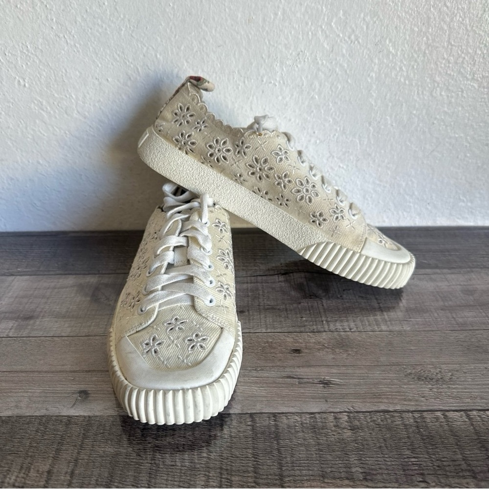 Veronica Beard Paulita Embroidered Sneakers in Size: 8.5